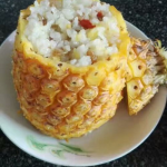 菠萝饭的做法,酸甜可口，色香味俱全的东南亚风味美食制作指南