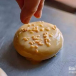 酥皮月饼的做法及配方,传统美味，动手制作